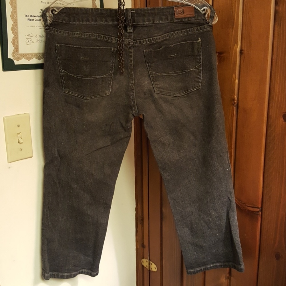 Bullhead Cropped Jeans - Picture 4 of 5
